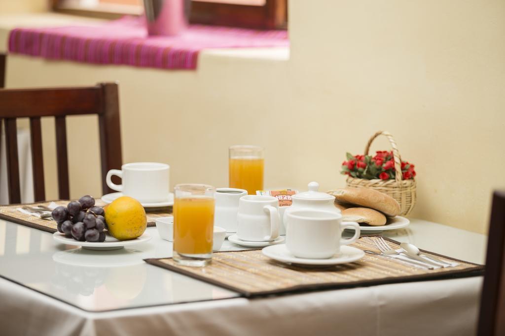 Yucay Plaza Inn Екстериор снимка