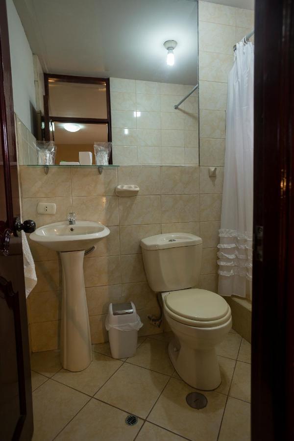 Yucay Plaza Inn Екстериор снимка